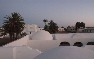 Hôtel à Djerba (Tunisie) (photo Y.C.) Hôtel à Djerba (Tunisie) (photo Y.C.)