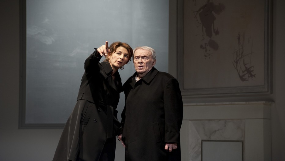 Robert Hirsch et Isabelle Gelinas dans le Père de Florian Zeller Robert Hirsch et Isabelle Gelinas dans le Père de Florian Zeller