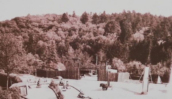 Le premier décor lié au monde du Far West américain. ©Fraispertuis