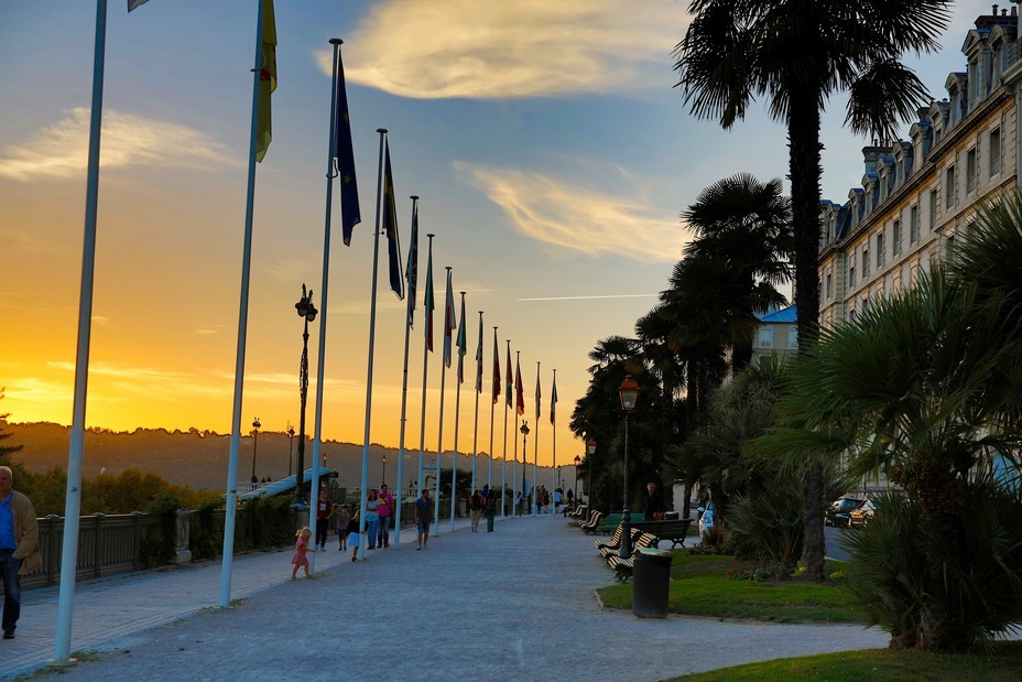 Le boulevard des Pyrénées au couchant © Soazig de la Moissonnière.©pau pyrénées tourisme Le boulevard des Pyrénées au couchant © Soazig de la Moissonnière.©pau pyrénées tourisme