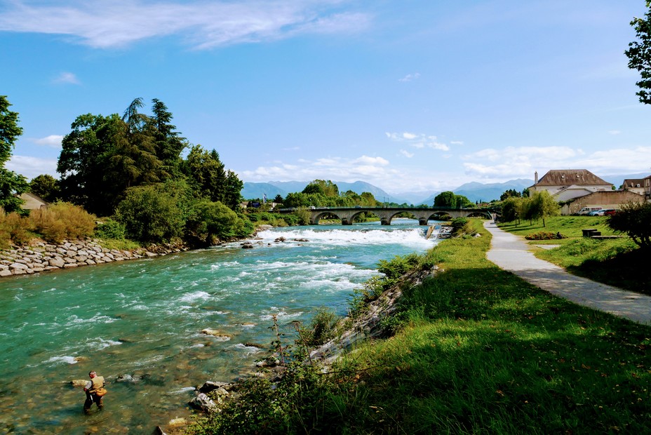 Pau la béarnaise, une ville où il fait bon vivre et Nay sa voisine, une bastide historique 