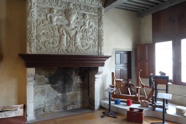 Nay. La Maison Carrée, un musée du textile rappelant que la bastide fut jadis un “petit Manchester“ @ C.Gary