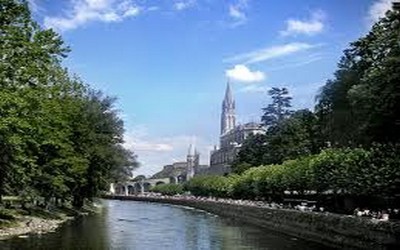 Vue sur la Cathédrale de Lourdes