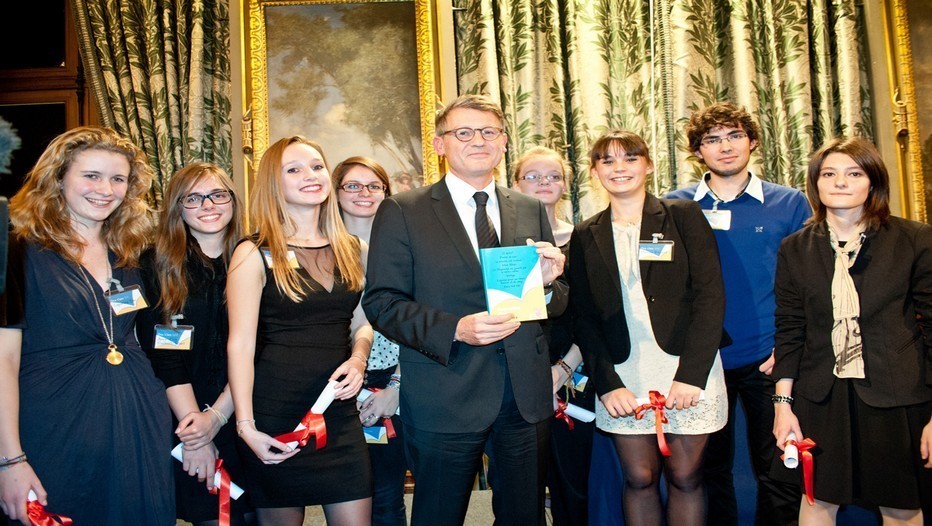 Chaque automne, le Prix Clara Nouvelles d’ados couronne les lauréats d'un grand concours de nouvelles ouvert aux adolescents de moins de 17 ans (crédit photo éditionseho) Chaque automne, le Prix Clara Nouvelles d’ados couronne les lauréats d'un grand concours de nouvelles ouvert aux adolescents de moins de 17 ans (crédit photo éditionseho)