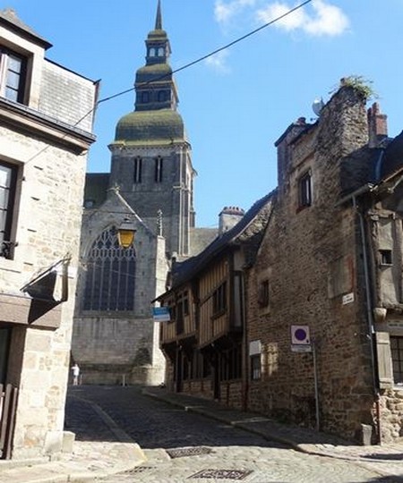 La tour de l'horloge (Dinan) @ F.Surcouf La tour de l'horloge (Dinan) @ F.Surcouf