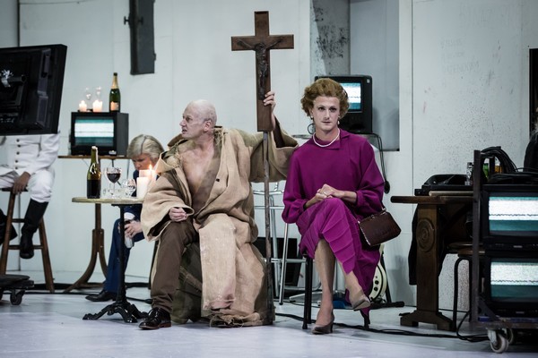 Le Grand Inquisiteur à l’Odéon, théâtre de l’E urope : Le Grand Inquisiteur et Margaret Thatcher  @ Théâtre de l'Europe