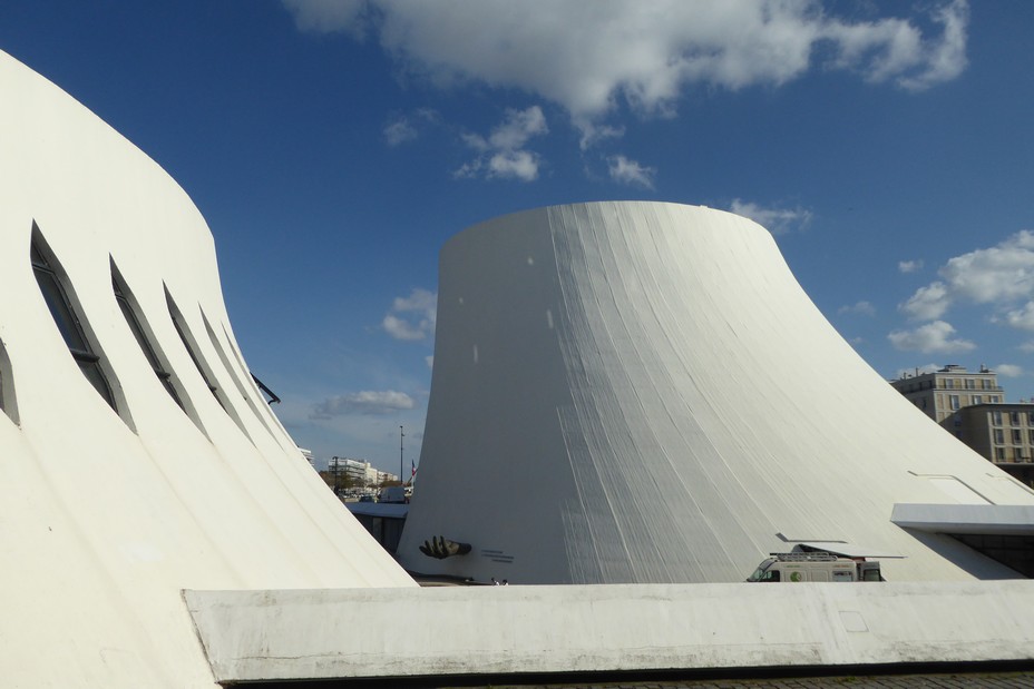 Les Volcans de Oscar Niemeyer @ C. Gary