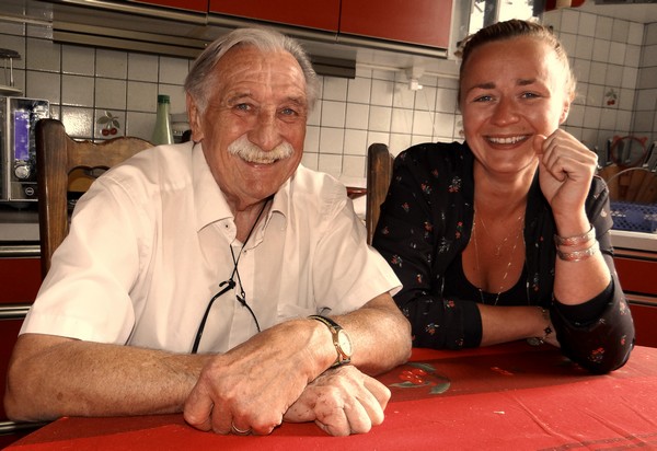 La pétillante cheffe vosgienne Lorraine Pierrat ne tarit pas d’éloges sur le chef Jean-Claude Aiguier. ©Bertrand Munier