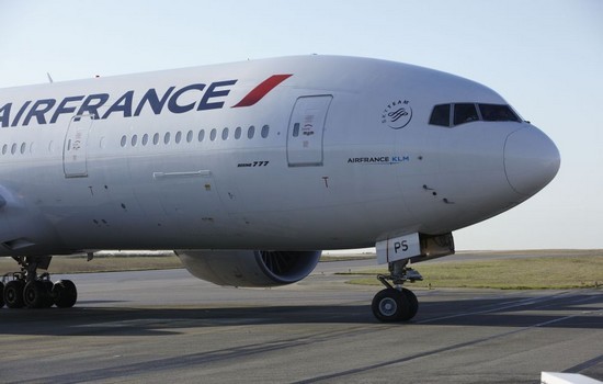 B 777-200 (Photo Christophe Leroux) B 777-200 (Photo Christophe Leroux)