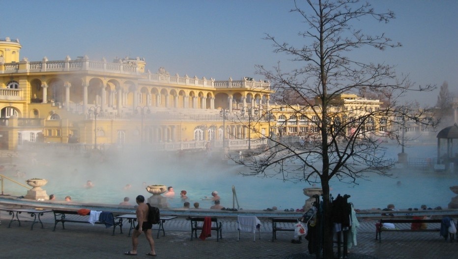 grands bains extérieurs Széchenyi à Pest (photo Catherine Gary)