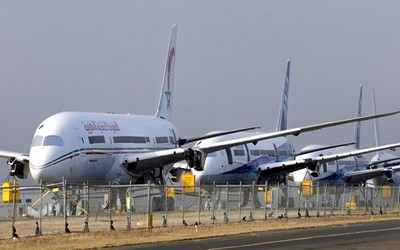 Une flotte de Dreamliner cloués au sol (Photo Richard Bayon) Une flotte de Dreamliner cloués au sol (Photo Richard Bayon)