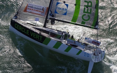 Le skipper Gildas Morvan et son inséparable et fidèle sponsor Cercle Vert. O.Courcoux Le skipper Gildas Morvan et son inséparable et fidèle sponsor Cercle Vert. O.Courcoux