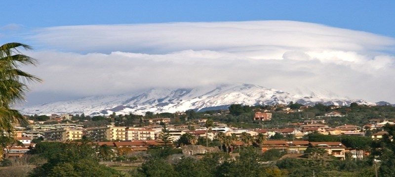 La ville de Catane au pied de l'Etna (Sicile)  ©Patrick Cros