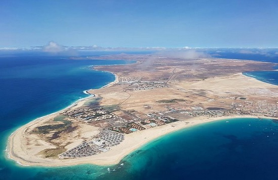 L'île de Sal, Cap Vert, au large de laquelle les conccurents de la class40 vont virer pour s'engager plein Ouest.@ Lindigomag/Pixabay L'île de Sal, Cap Vert, au large de laquelle les conccurents de la class40 vont virer pour s'engager plein Ouest.@ Lindigomag/Pixabay