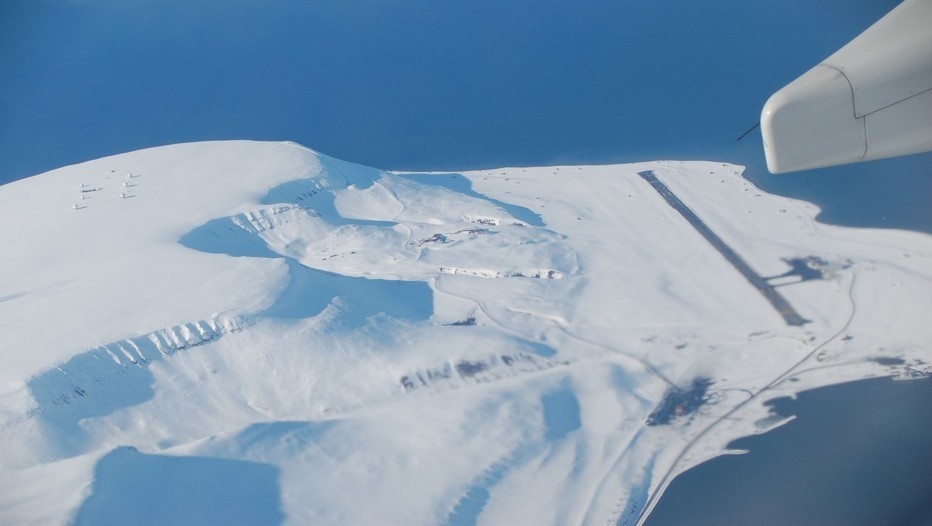 Vol touristique au-dessus du Pôle Nord Photo Spitzbergen.Flughafen_kl )