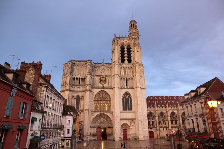 2 Cathédrale de Sens © OT Sens et Sénonais 2 Cathédrale de Sens © OT Sens et Sénonais