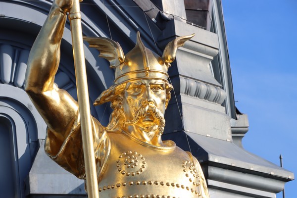 Statue de Brennus Hôtel de Ville©  OT Sens et Sénonais