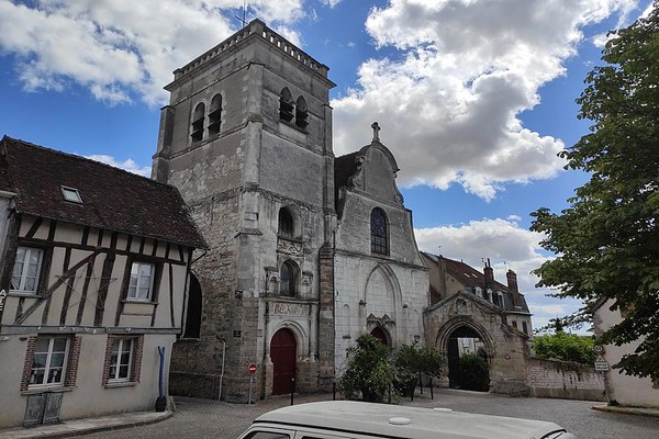Joigny Eglise Saint-André. @ Wikipédia Joigny Eglise Saint-André. @ Wikipédia