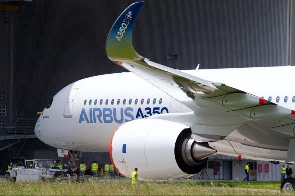 L’Airbus A 350 qui doit se décliner en trois versions de bases : l’A 350-800, l’A 350-900 et  l’A 350-1000 devrait effectuer son tout premier vol dans la première quinzaine de Juin 2013 (photo D.R.)
