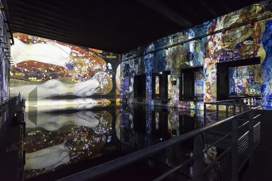Les bassins de lumière  Expo Klimt  @ANAKA, Culturespaces