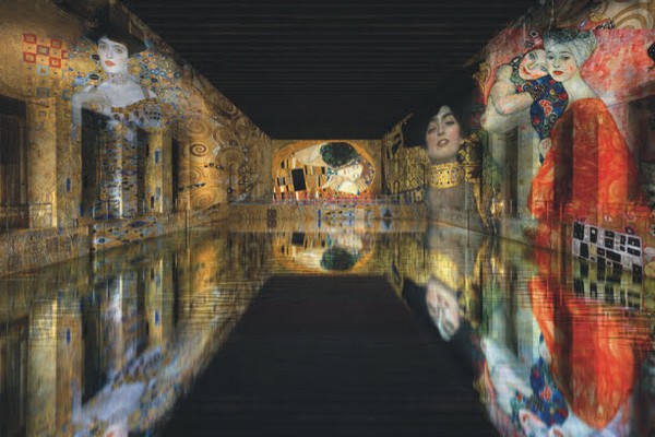 Les bassins de Lumière. Expo Klimt  @ ANAKA, Culturespaces
