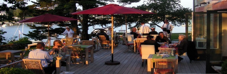 Dîner sur la terrasse panoramique du Tri Men (Photo D.R.)