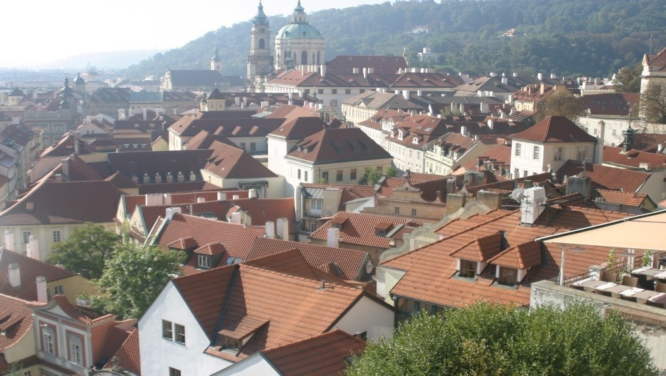 Vieille ville avec vue sur les toîts depuis le Château de Prague (Photo Richard Bayon)