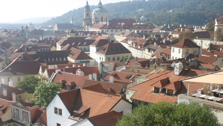 Vieille ville avec vue sur les toîts depuis le Château de Prague (Photo Richard Bayon) Vieille ville avec vue sur les toîts depuis le Château de Prague (Photo Richard Bayon)