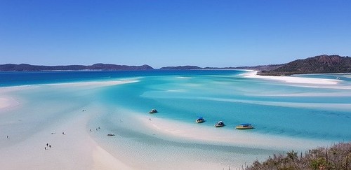 Îles Whitsunday - L’île qui donne librement accès à la plus grande barrière de corail australienne s’avère être le paradis des plongeurs. @ Pixabay/Lindigomag Îles Whitsunday - L’île qui donne librement accès à la plus grande barrière de corail australienne s’avère être le paradis des plongeurs. @ Pixabay/Lindigomag