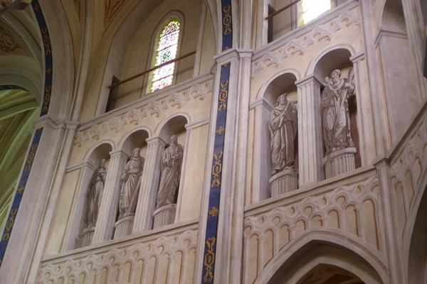 Les statiues en trompe l'œil de la nef de l'abbaye d'Abondance. @C.Gary
