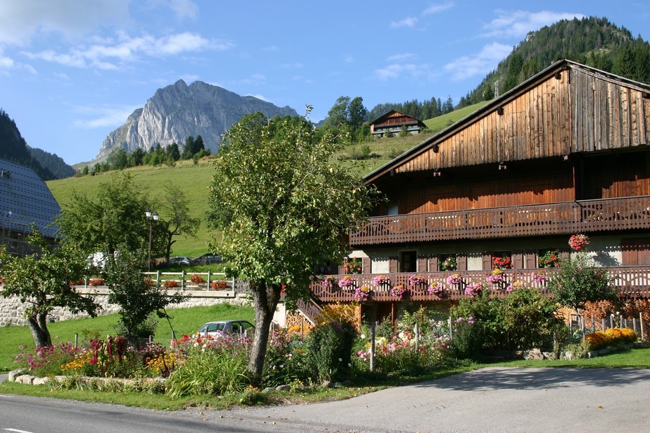 Pays d’Évian-vallée d’Abondance, rien que du bonheur entre lac Léman, hautes vallées et traditions à l’ancienne.