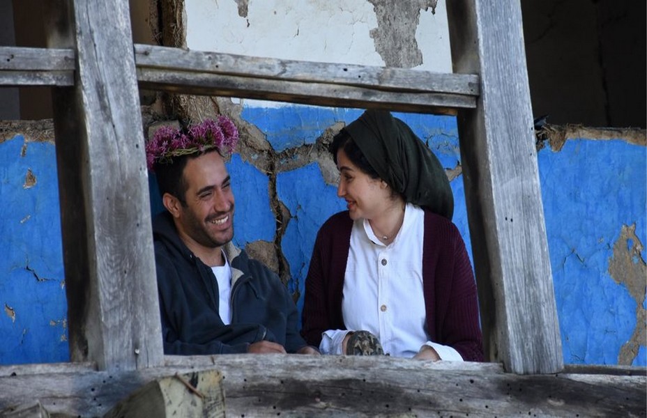Depuis 2019, le cinéma iranien est célébré au sein d'un festival qui lui est consacré à Vitré (Ille-et-Vilaine). La première édition a eu lieu du 11 au 15 novembre 2019, lors de laquelle six films étaient en compétition ; le film Yeva, de la réalisatrice Anahid Abad, y a reçu le premier prix. Photo de présentation du film de Mohammad Rasoulof «Le Diable n’existe pas » @ Trigon Films. Depuis 2019, le cinéma iranien est célébré au sein d'un festival qui lui est consacré à Vitré (Ille-et-Vilaine). La première édition a eu lieu du 11 au 15 novembre 2019, lors de laquelle six films étaient en compétition ; le film Yeva, de la réalisatrice Anahid Abad, y a reçu le premier prix. Photo de présentation du film de Mohammad Rasoulof «Le Diable n’existe pas » @ Trigon Films.