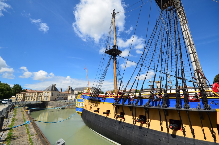 Le 4 juillet 1997, l'Association Hermione-La Fayette s'est lancée dans une incroyable aventure : la reconstruction de la frégate Hermione, navire, qui, en 1780, permit à La Fayette de rejoindre les insurgés américains en lutte pour leur indépendance.@ David Raynal Le 4 juillet 1997, l'Association Hermione-La Fayette s'est lancée dans une incroyable aventure : la reconstruction de la frégate Hermione, navire, qui, en 1780, permit à La Fayette de rejoindre les insurgés américains en lutte pour leur indépendance.@ David Raynal