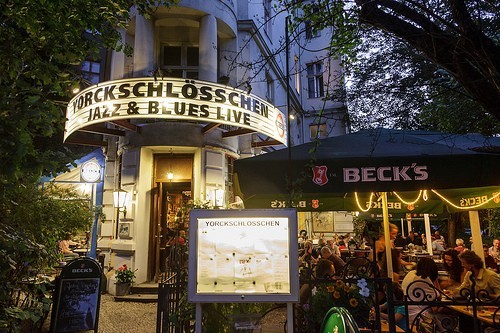 Entrée du célèbre Yorkschlösschen, le plus vieux bar de Berlin (Photo DR)