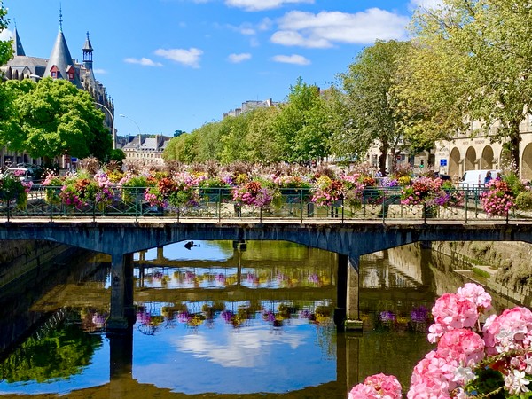Quimper Balade fleurie le long des quais de l'Odet ©Office de Tourisme Quimper Cornouaille Quimper Balade fleurie le long des quais de l'Odet ©Office de Tourisme Quimper Cornouaille