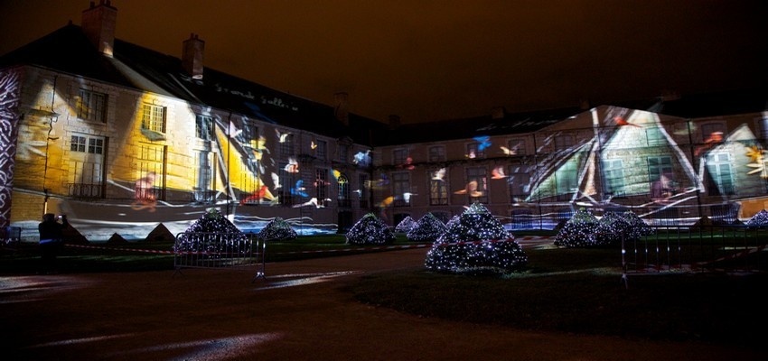 Dans les jardins de l'Evêché - Conception artistique Xavier de Richemont Paris (Photo Mathieu ANGLADA) Dans les jardins de l'Evêché - Conception artistique Xavier de Richemont Paris (Photo Mathieu ANGLADA)