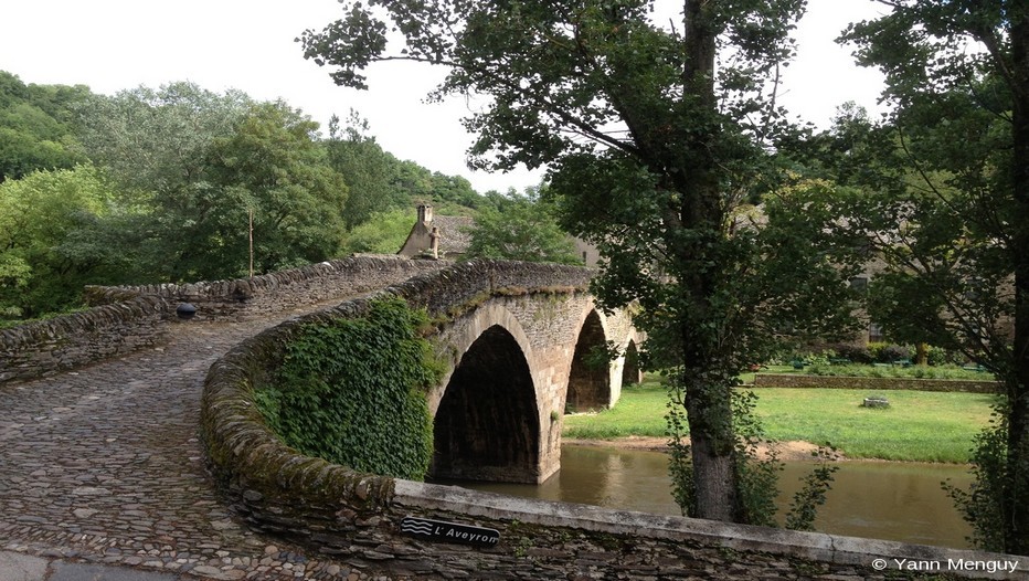 Balade historique et gourmande à Belcastel !