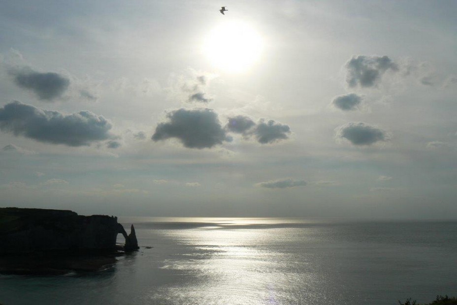 Les falaises d'Etretat au coucher du soleil. @ A.Degon Les falaises d'Etretat au coucher du soleil. @ A.Degon