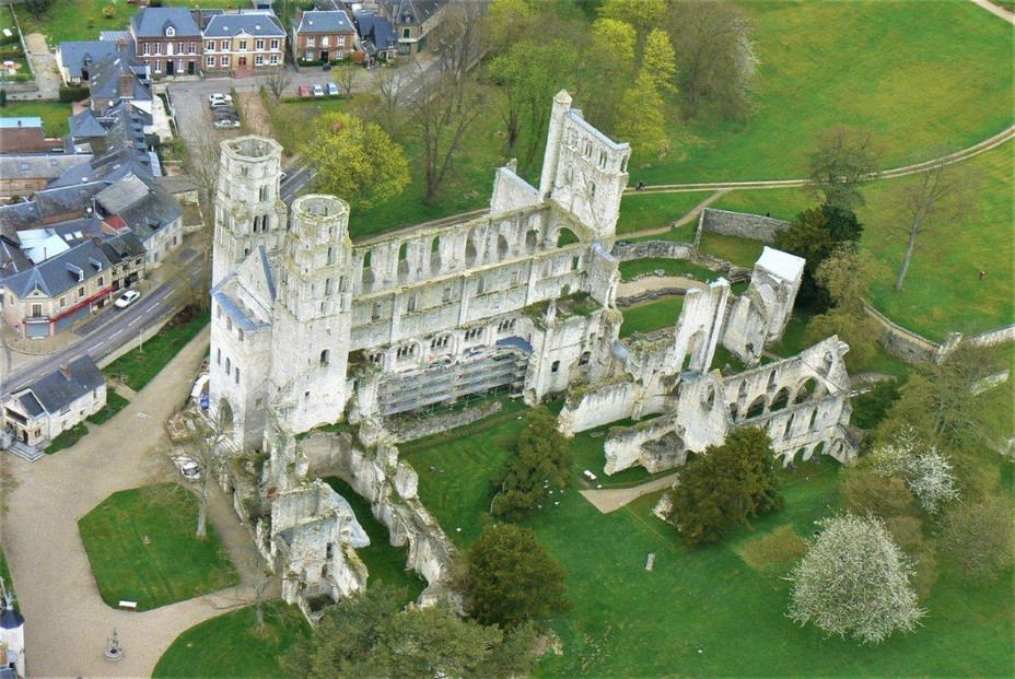 Normandie, sur les traces d'Arsène Lupin 	