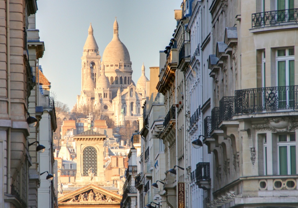 Le Sacré-Coeur en plein quartier Montmartre - Paris ©Lotharingia Le Sacré-Coeur en plein quartier Montmartre - Paris ©Lotharingia