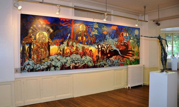 Le Douanier Rousseau initie la visite, suivi de quelques artistes d’origine lavalloise et de bien d’autres. (Crédit Photo Musée des Arts Naïfs de Laval (Mayenne)