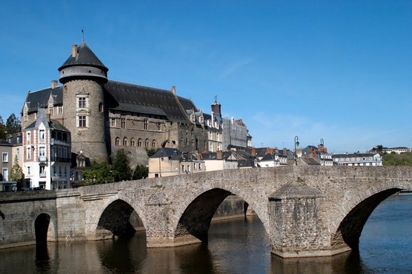 Créé en 1967 à l’initiative des artistes Jules Lefranc et Andrée Bordeaux Le Pecq, premier et seul établissement français consacré à l’Art Naïf, le musée est installé dans un magnifique monument historique (Crédit Photo DR). Créé en 1967 à l’initiative des artistes Jules Lefranc et Andrée Bordeaux Le Pecq, premier et seul établissement français consacré à l’Art Naïf, le musée est installé dans un magnifique monument historique (Crédit Photo DR).