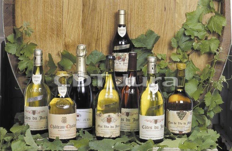 Au cours de l’histoire, le vin jaune remporta les faveurs de la cour de France de Louis XI, François 1er, Henri IV, jusqu’à la cour de Russie.(Crédit Photo D.R.)