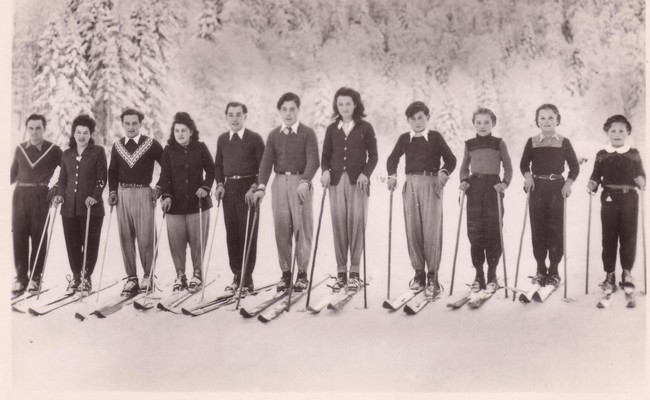 Les onze enfants Leduc, une grande famille de skieurs français (photo collection Marguerite Leduc) Les onze enfants Leduc, une grande famille de skieurs français (photo collection Marguerite Leduc)