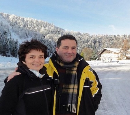 Thibaut et Pascale Leduc  les heureux propriétaires du site l'Ermitage Resort. (Crédit photo DR)