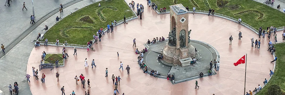 La place Taksim (Turquie) @ OT Turquie La place Taksim (Turquie) @ OT Turquie