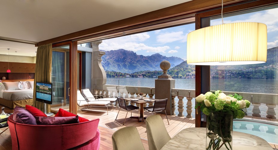 Rooftop Corner Suite de luxe donne sur une terrasse privée avec jacuzzi…  @ Grand Hôtel Tremezzo