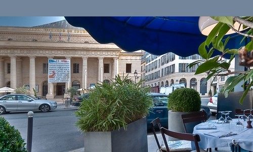 Le restaurant La Méditerranée occupe une place de choix à deux pas du Sénat et au cœur de la mecque des Editeurs  (Photo DR)