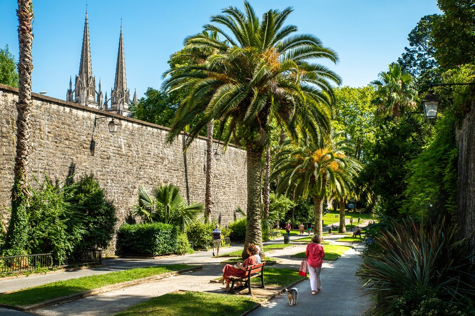 Le jardin botanique au creux des anciennes fortifications © M.Prat Le jardin botanique au creux des anciennes fortifications © M.Prat
