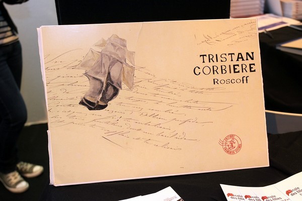 Les éditions Françoise Livinec publient un album inédit de 30 feuillets de textes et de peintures créé par le poète Tristan Corbière (1845-1875) à la fin des années 1860. Ce manuscrit, que l’on croyait perdu, a appartenu à Jean Moulin (Crédit photo D.R.). Les éditions Françoise Livinec publient un album inédit de 30 feuillets de textes et de peintures créé par le poète Tristan Corbière (1845-1875) à la fin des années 1860. Ce manuscrit, que l’on croyait perdu, a appartenu à Jean Moulin (Crédit photo D.R.).